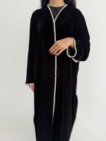 عباية شتوية مخمل بتطريز ماكينة خاصة