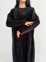 اللؤلؤة | بقماش رويال اسود مع ازرارين امامية نص كل...