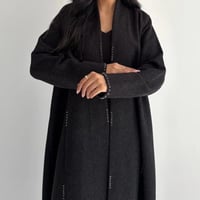 العالية | بقماش الجوخ الأسود مع فصوص لولو قصة كلوش