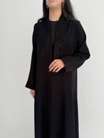 عباية صيفية كريب إندونيسي بتطريز على الياقة والأكم...