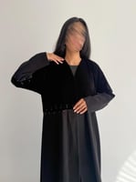 السيادة | بقماش كريب اندونيسي ومخمل مع تطريز تحت ا...