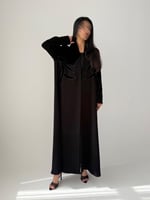 عبايه شتوية مخمل مع قماش كريب إندونيسي وتطريز فاخر