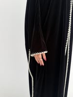 عباية شتوية مخمل بتطريز ماكينة خاصة