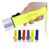 كشاف يدوي مقاوم للماء