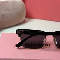 نظارة ميو ميو Square باللون الاسود