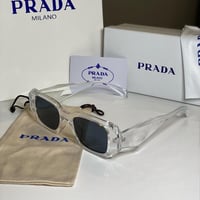 نظارة Pرادا باللون الشفاف
