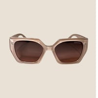 نظارة قوتشي باللون الوردي