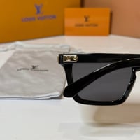 نظارة لويس فيتون باللون الاسود والذهبي على الذراع