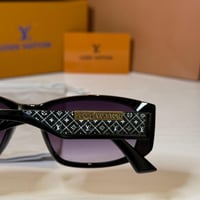 نظارة لويس فيتون باللون الاسود بذراع قماشي