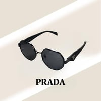 نظارة برادا باللون الاسود بإطار دائري