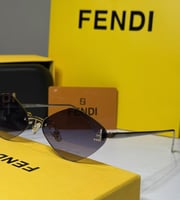 نظارة فندي بتصميم ماسي باللون الفضي