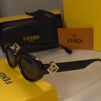 نظارة فندي Cat eye باللون الاسود