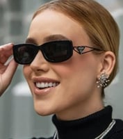 نظارة برادا باللون الاسود وذراع معدني باللون الاسو...