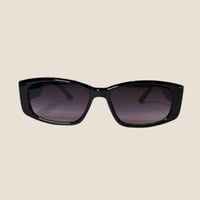 نظارة لويس فيتون باللون الاسود بذراع قماشي