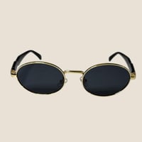 نظارة برادا باللون الاسود والذهبي