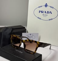 نظارة برادا باللون التايقر والبني بعدسة مربعة