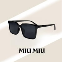 نظارة ميو ميو بعدسة مربعة باللون الاسود