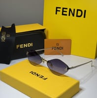 نظارة فندي بتصميم ماسي باللون الفضي