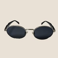 نظارة برادا باللون الاسود والفضي