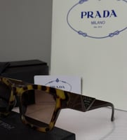 نظارة برادا باللون التايقر والبني بعدسة مربعة