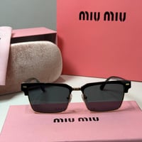 نظارة ميو ميو Square باللون الاسود