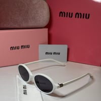 نظارة ميو ميو بعدسة دائرية باللون الابيض