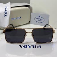 نظارة برادا باللون الذهبي وعدسة مستطيلة (_)