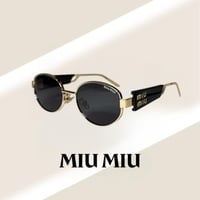 نظارة ميو ميو بعدسة دائرية باللون الذهبي والاسود