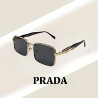 نظارة برادا بعدسة مربعة باللون الذهبي والاسود