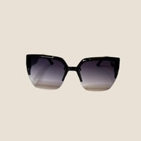 نظارة لويس فيتون نص إطار باللون الاسود