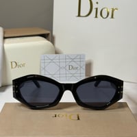 نظارة كرستن ديور اسود كامل بشعار باللون الذهبي