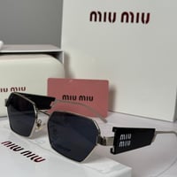 نظارة ميو ميو باللون الاسود والفضي