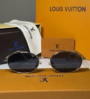 نظارة لويس فيتون بعدسة بيضاوية باللون الفضي