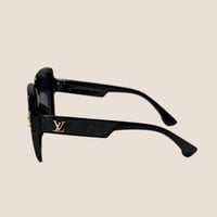 نظارة لويس فيتون باللون الاسود بعدسة كبيرة