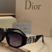 نظارة ديور باللون الاسود وذراع قماشي