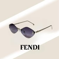 نظارة فندي بتصميم ماسي باللون الفضي