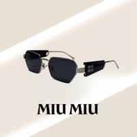 نظارة ميو ميو باللون الاسود والفضي