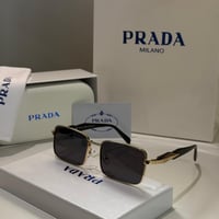 نظارة برادا بعدسة مربعة باللون الذهبي والاسود