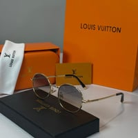 نظارة لويس فيتون باللون الذهبي بعدسة دائرية مدرجة