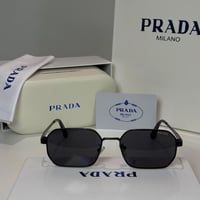 نظارة برادا بعدسة مستطيلة باللون الاسود