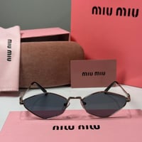 نظارة ميو ميو باللون الفضي