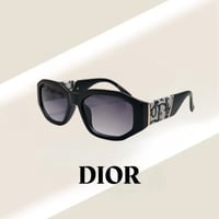 نظارة ديور باللون الاسود وذراع قماشي