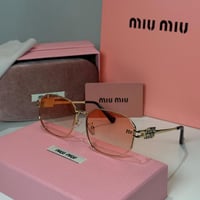 نظارة ميو ميو بإطار سداسي عدسة وردية