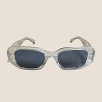 نظارة Pرادا باللون الشفاف