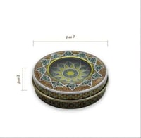 علب زعفران فارغة