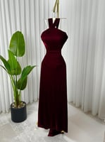 فستان مخملي ناعم بتصميم أنيق متوفر لتسليم الفوري ج...