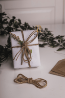 تغليف هدية بذوق أجمل وبساطه