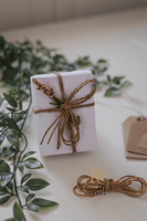 تغليف هدية بذوق أجمل وبساطه