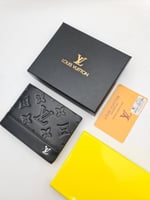 محافظ رجالية ماركات مميزة من ريفـان