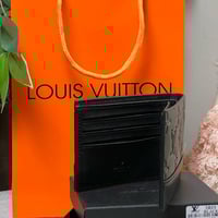 محافظ رجالية ماركات مميزة من ريفـان